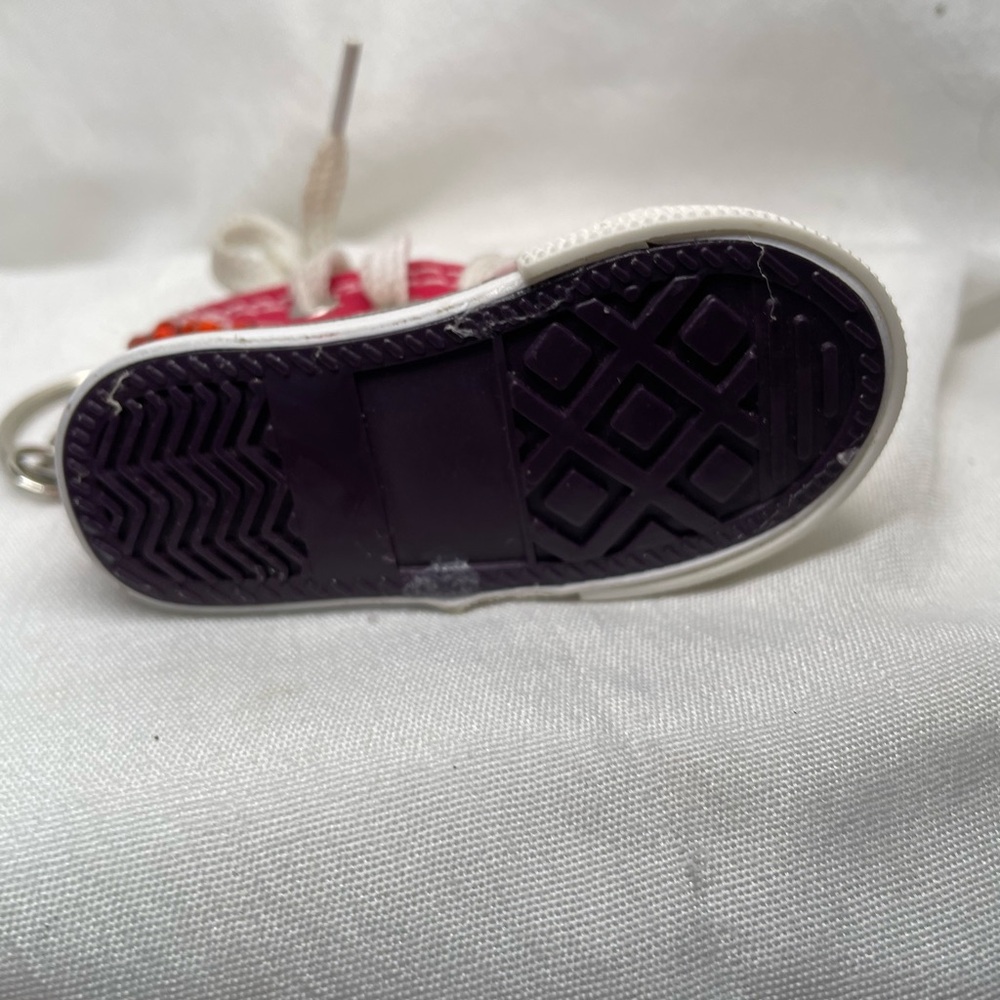 Red Sneaker Keychain - Picture 7 of 7
